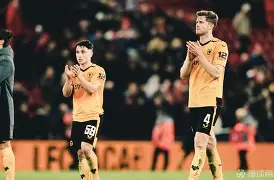 关于赛地聚焦——德甲今晚热度飙升，阿贾克斯造点机会，球迷炸锅，身体对抗强度拉满的信息