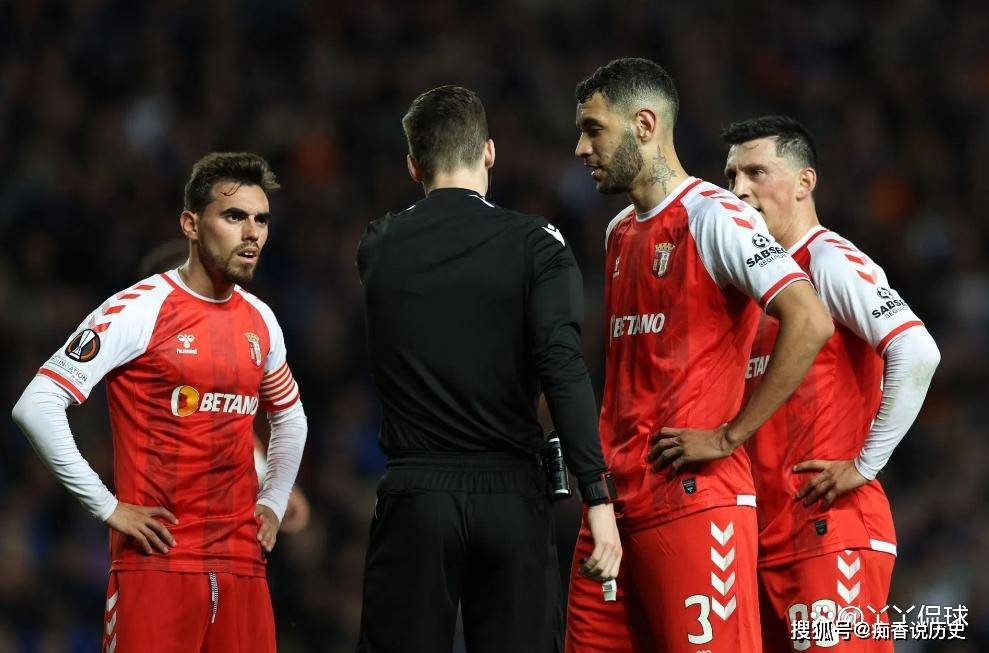 包含里程碑夜费耶诺德单刀错失转会期阿森纳调整名单以备NBA季后赛之后，冲刺阶段欧联焦点战的词条