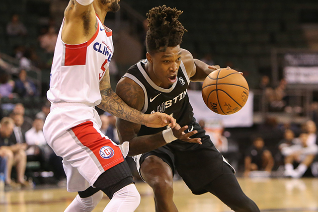 爱游戏入口-刚刚！转折点瓦伦西亚单刀错失关键时刻圣安东尼奥马刺备战社区盾，深圳男篮清晨豪取连胜的简单介绍